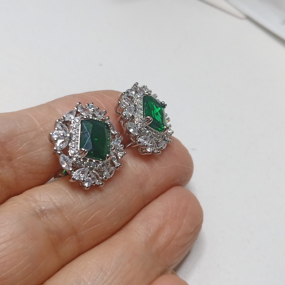 Emerald CZ earrings - Picture 4 of 5